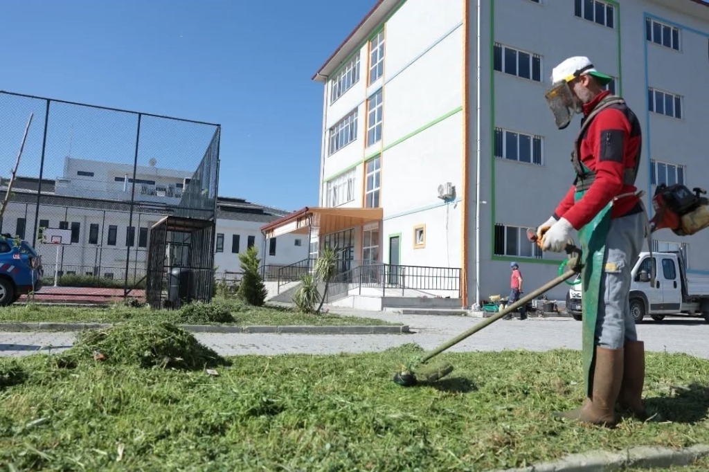 incirliovada okul bahceleri temizlendi 32231adb7e62