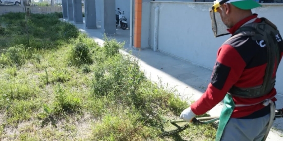İncirliova’da okul bahçeleri temizlendi