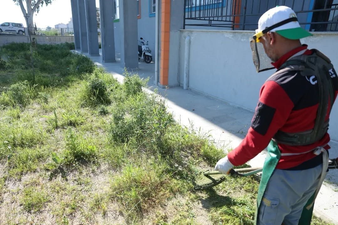 incirliovada okul bahceleri temizlendi 58f9261d5d6d