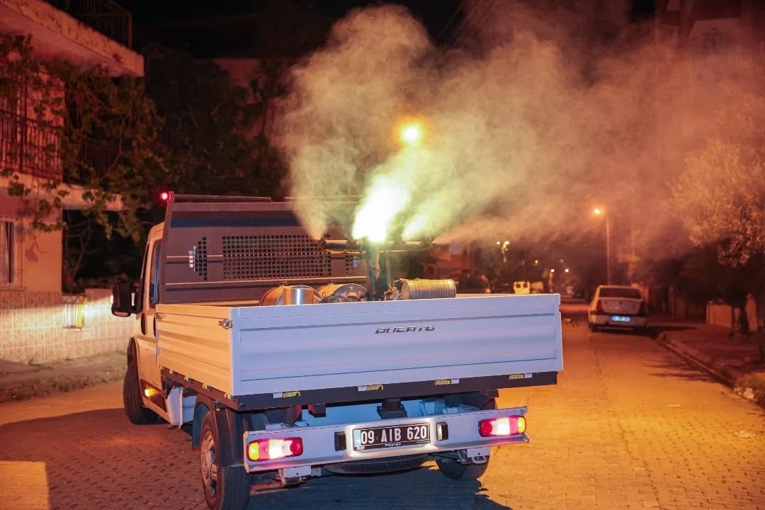 İncirliova’da yaşayanlar şanslı: Gece gündüz mücadele sürüyor 1 incirliovada sivrisinek ve hasereye karsi mesai suruyor 690071227f74
