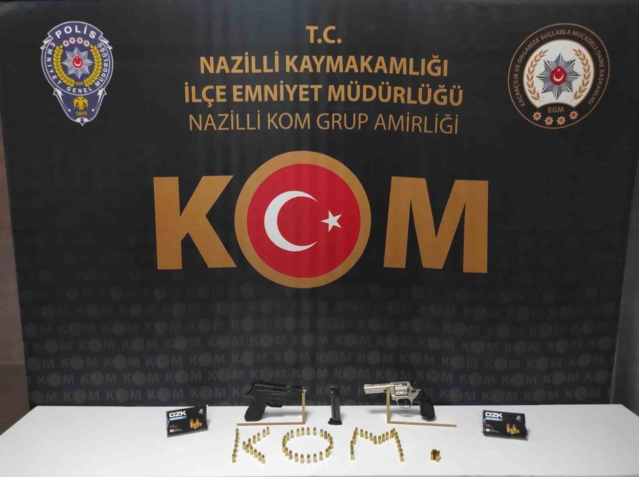 isyerinde ruhsatsiz silahlarla yakalandi 0134d887062c