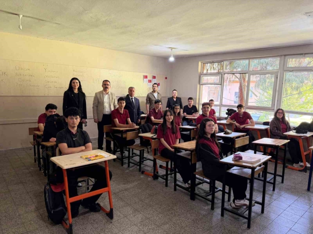 Kaymakam Ateş liseli öğrencilerle bir araya geldi 3 kaymakam ates liseli ogrencilerle bir araya geldi 4645a155b96a
