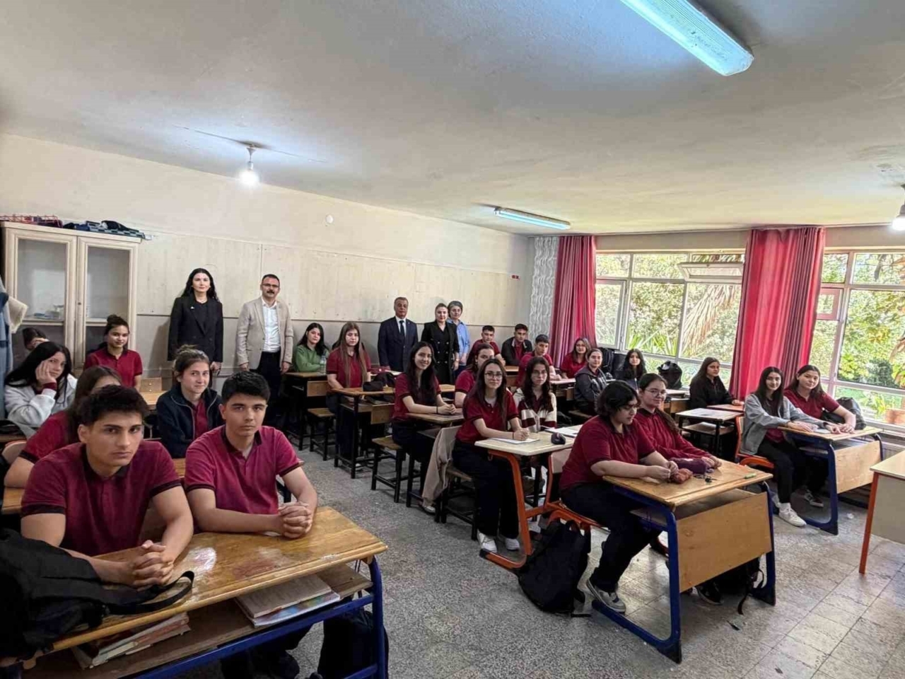 Kaymakam Ateş liseli öğrencilerle bir araya geldi 1 kaymakam ates liseli ogrencilerle bir araya geldi 4f26712c4b7f