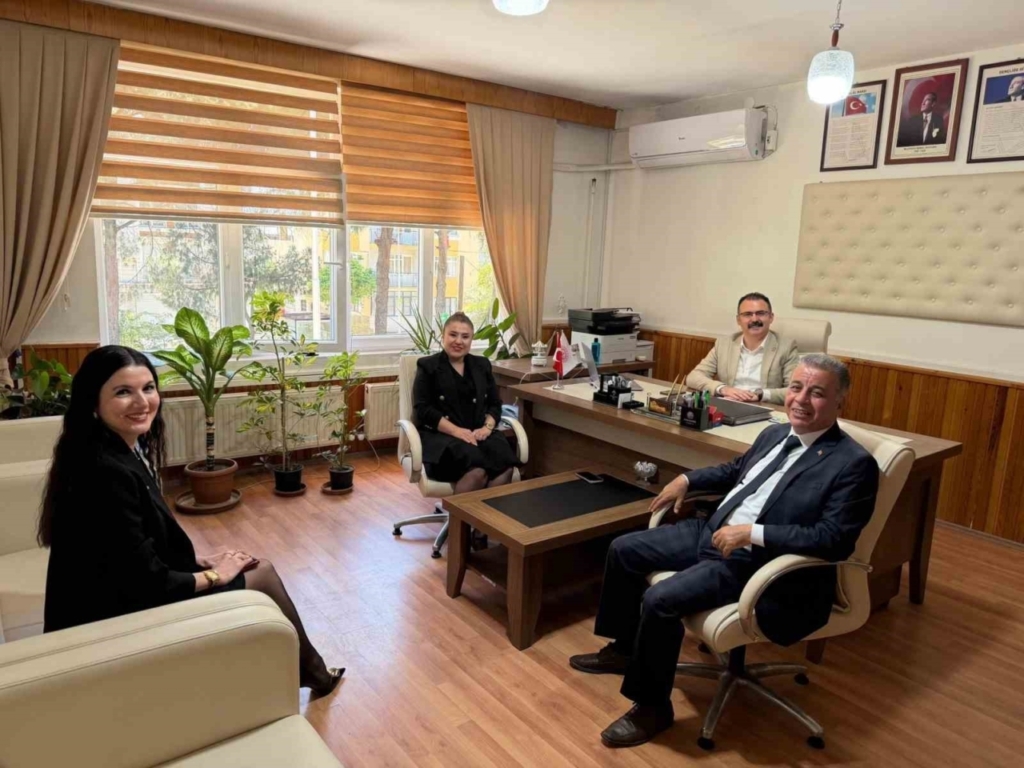 Kaymakam Ateş liseli öğrencilerle bir araya geldi 2 kaymakam ates liseli ogrencilerle bir araya geldi 89db52aefcbe