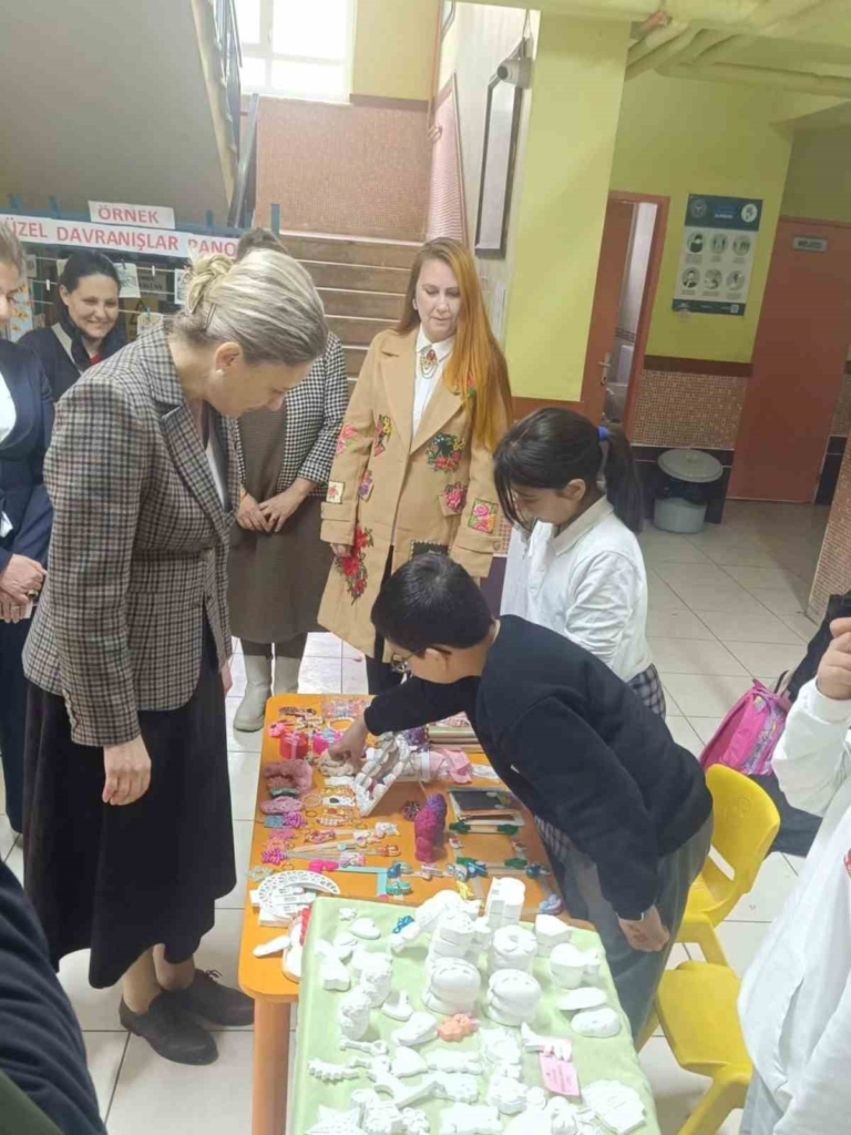 Nazilli'nin Devlet Ana'sı minik girişimcilerin yanında 5 kaymakam kan minik girisimcilerin heyecanina ortak oldu 03b674de1cce
