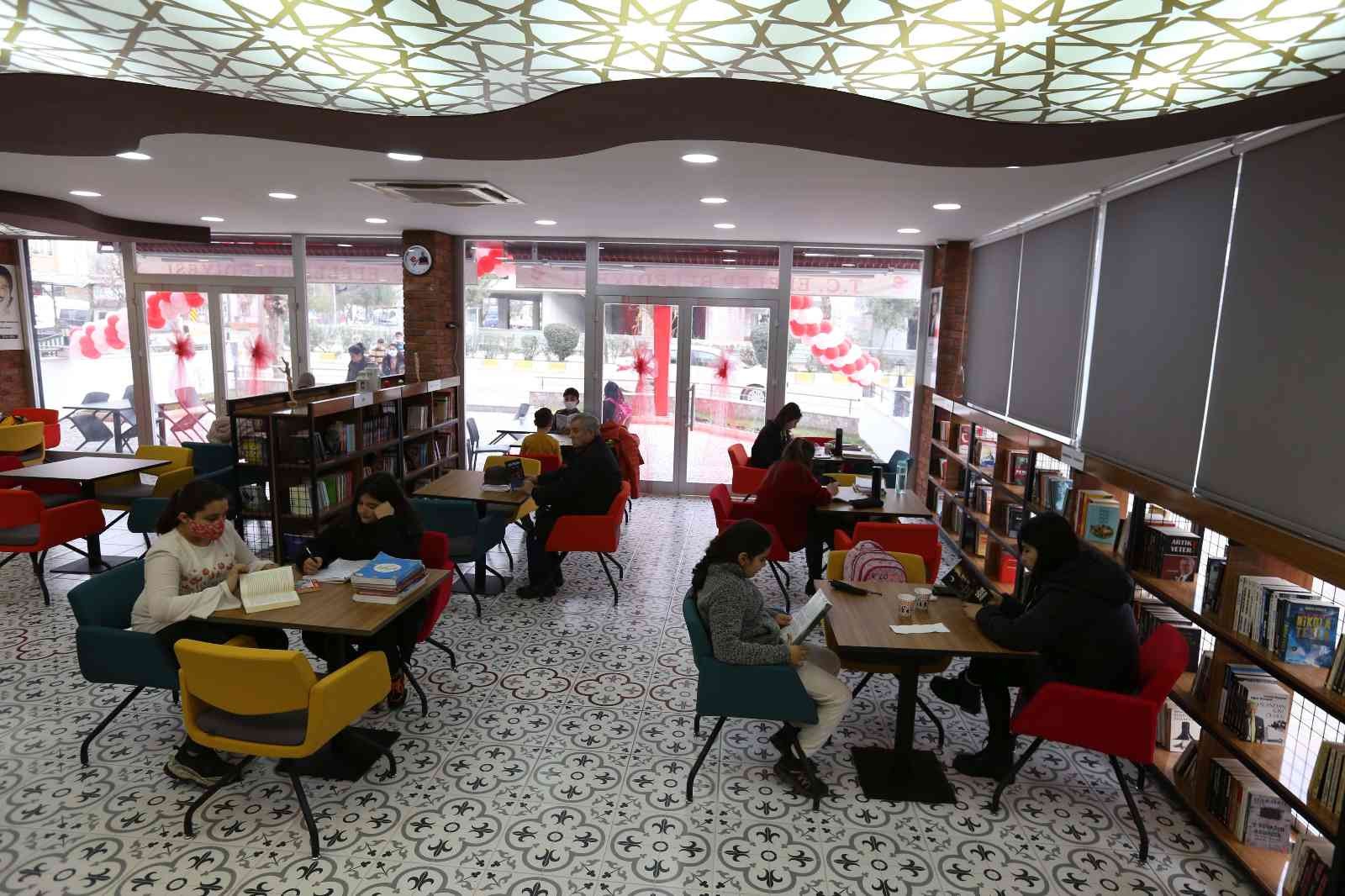 Efeler Belediyesi Kitap Kafeler: Nerede, Kaç Tane, Saatleri ve Tüm Detaylar (2026 Rehberi)