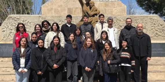 Köşklü öğrenciler şehitleri unutmadı