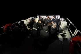 Kuşadası açıklarında 19 düzensiz göçmen yakalandı