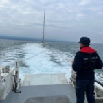 Kuşadası açıklarında motoru bozulan tekne kurtarıldı