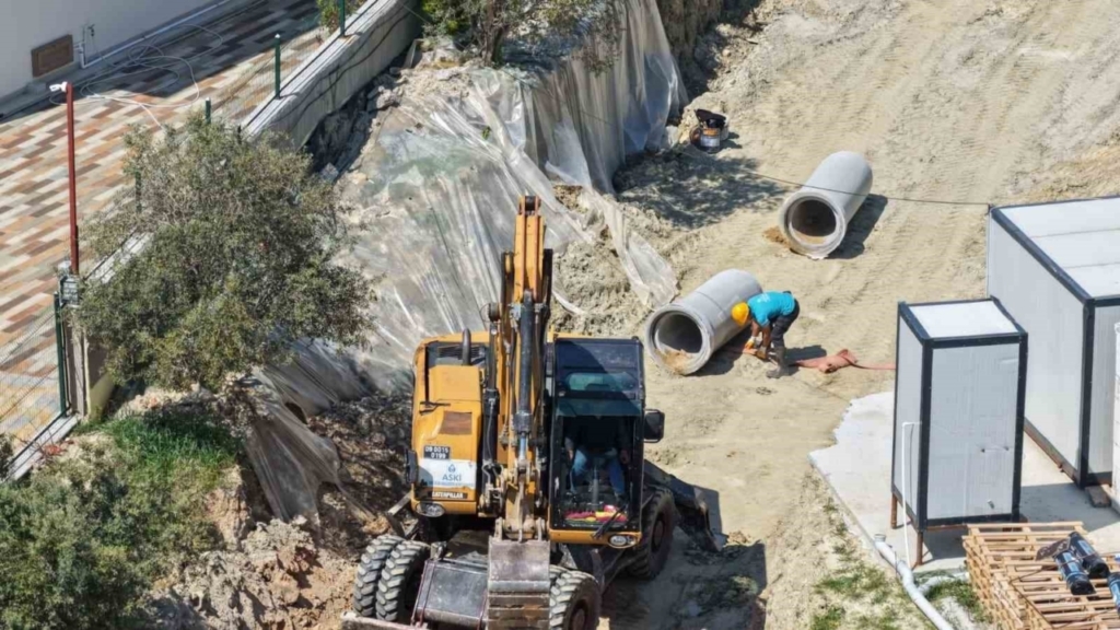 Aydın Büyükşehir'den Kuşadası’na 8,2 milyon liralık yatırım 3 kusadasinda 82 milyon liralik altyapi yatirimi basladi 5145b6824249