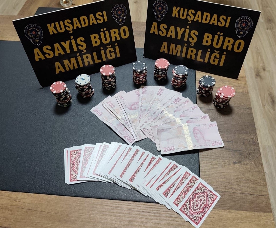 Kuşadası’nda kumar baskını! Cezadan kurtulamadılar 1 kusadasinda kumar baskini 3494303dad1d