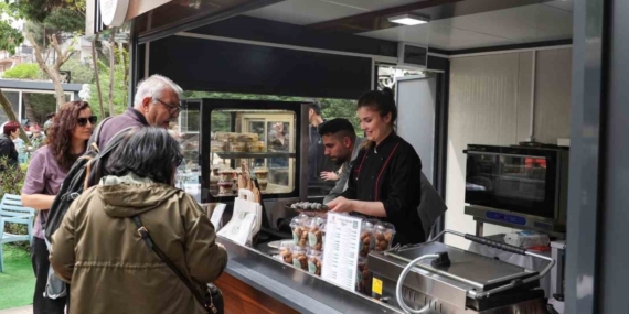 Menderes Park’ta Vegan Kafe dönemi yoğun ilgiyle başladı