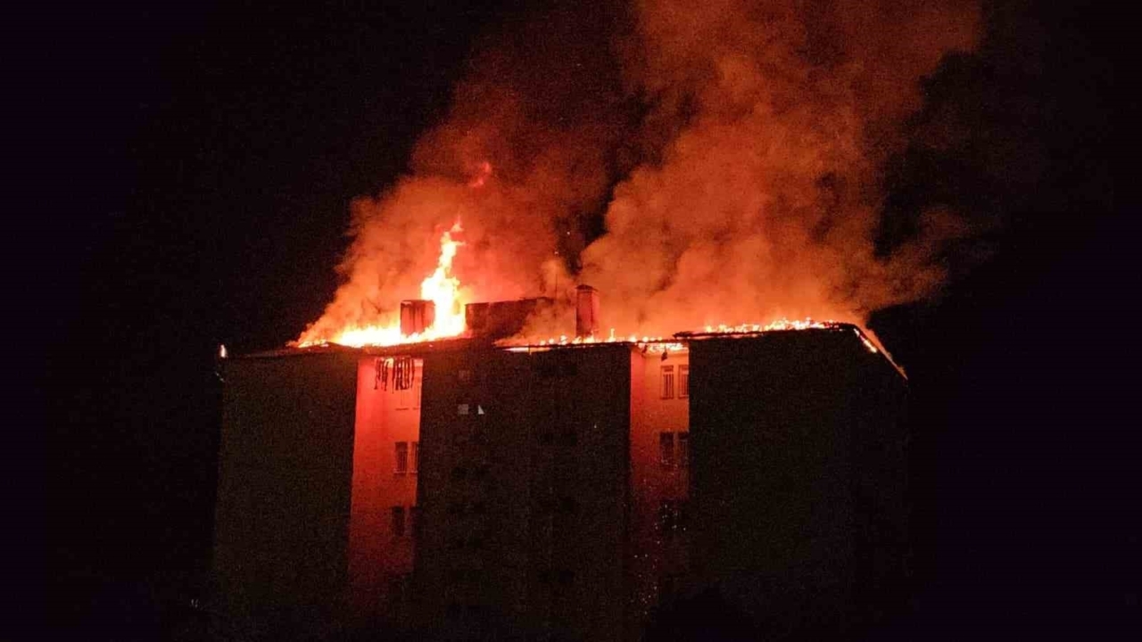 nazilli fen lisesi yurdunda yangin panigi 46 ogrenci tahliye edildi 56f798963251