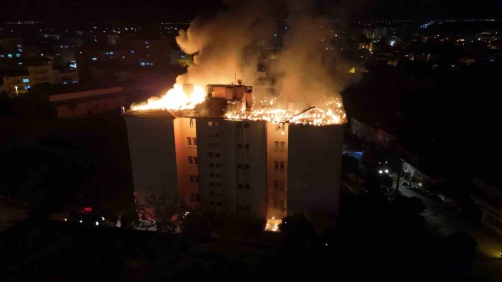 nazilli fen lisesi yurdunda yangin panigi 46 ogrenci tahliye edildi a54990c74f1c