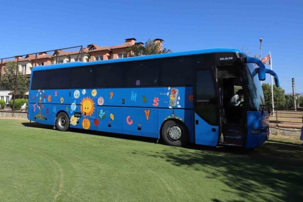 nazillide cocuklara ozel mobil oyun otobusu mahalle mahalle geziyor b51686ee4ef1