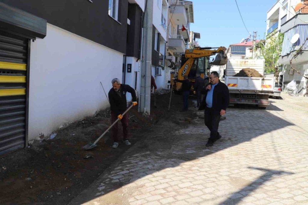 nazillide yol bakim ve onarim calismalari suruyor 56afe9372e35