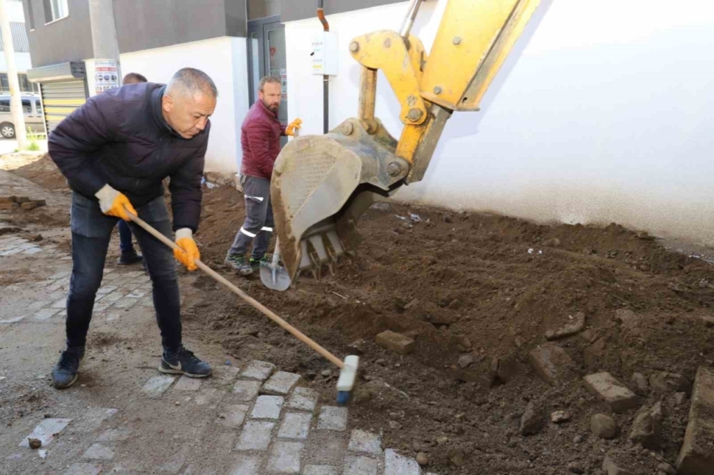 nazillide yol bakim ve onarim calismalari suruyor c565285d37ca