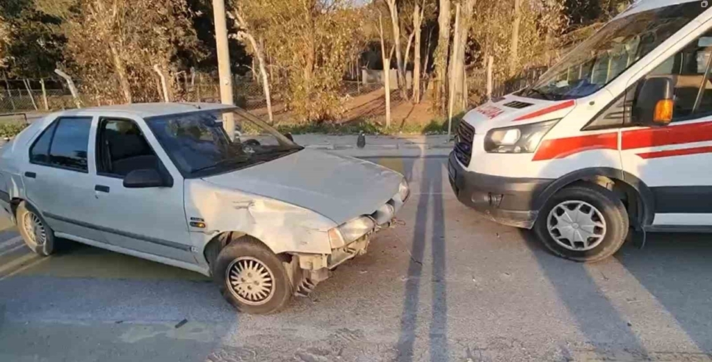 otomobille carpisan motosiklet duraga daldi 2 yarali 34fcac84dedf