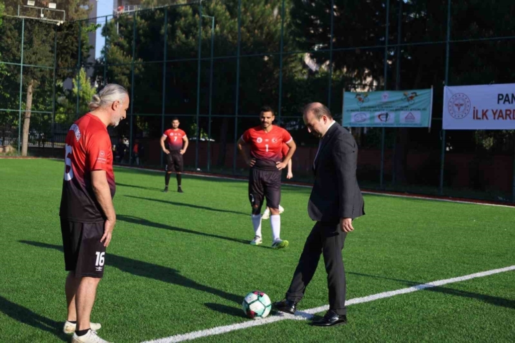 saglik kupasinda ilk duduk caldi 9e3f971f8f2d