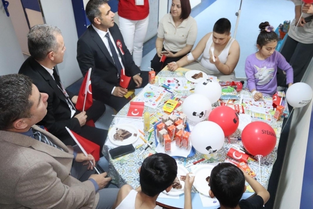 soke devlet hastanesinde minik hastalara 23 nisan surprizi b0568335963d