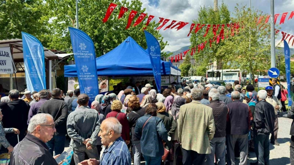 sultanhisar ve buharkentte binlerce fide vatandaslarla bulustu f7f0020b3539