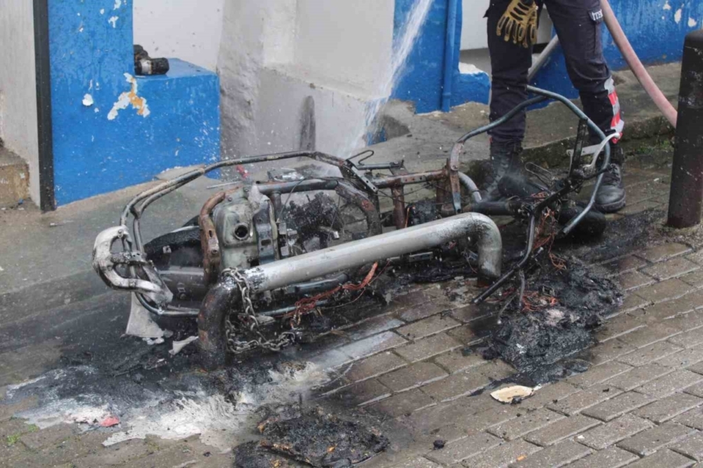 tamir sirasinda yanan elektrikli motosiklet kule dondu 3d600af01a8d