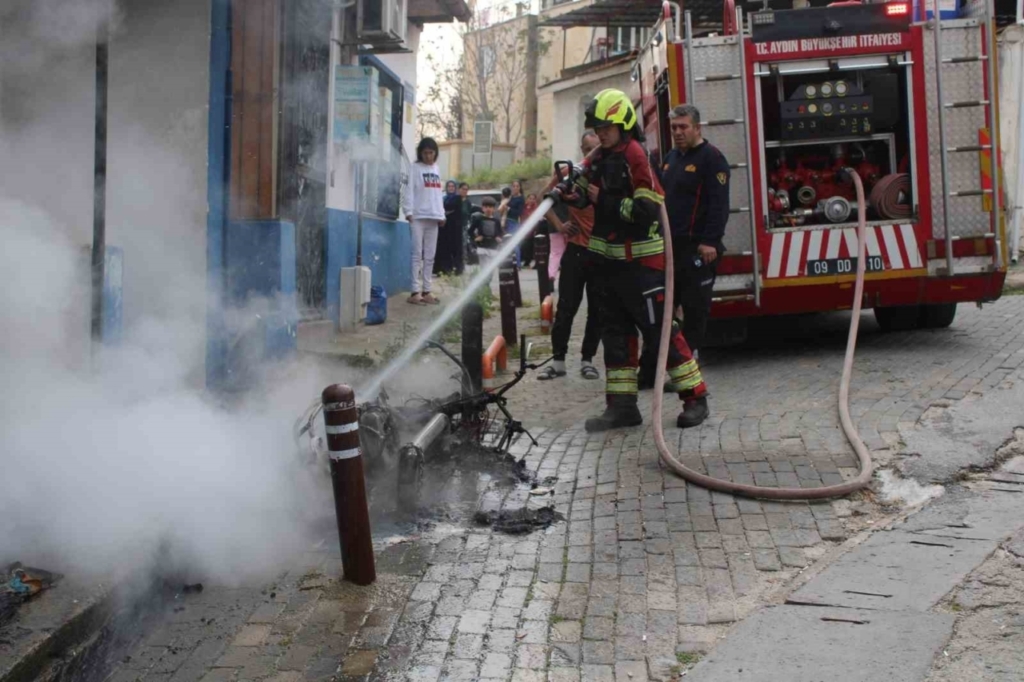 tamir sirasinda yanan elektrikli motosiklet kule dondu faa4570ebe78