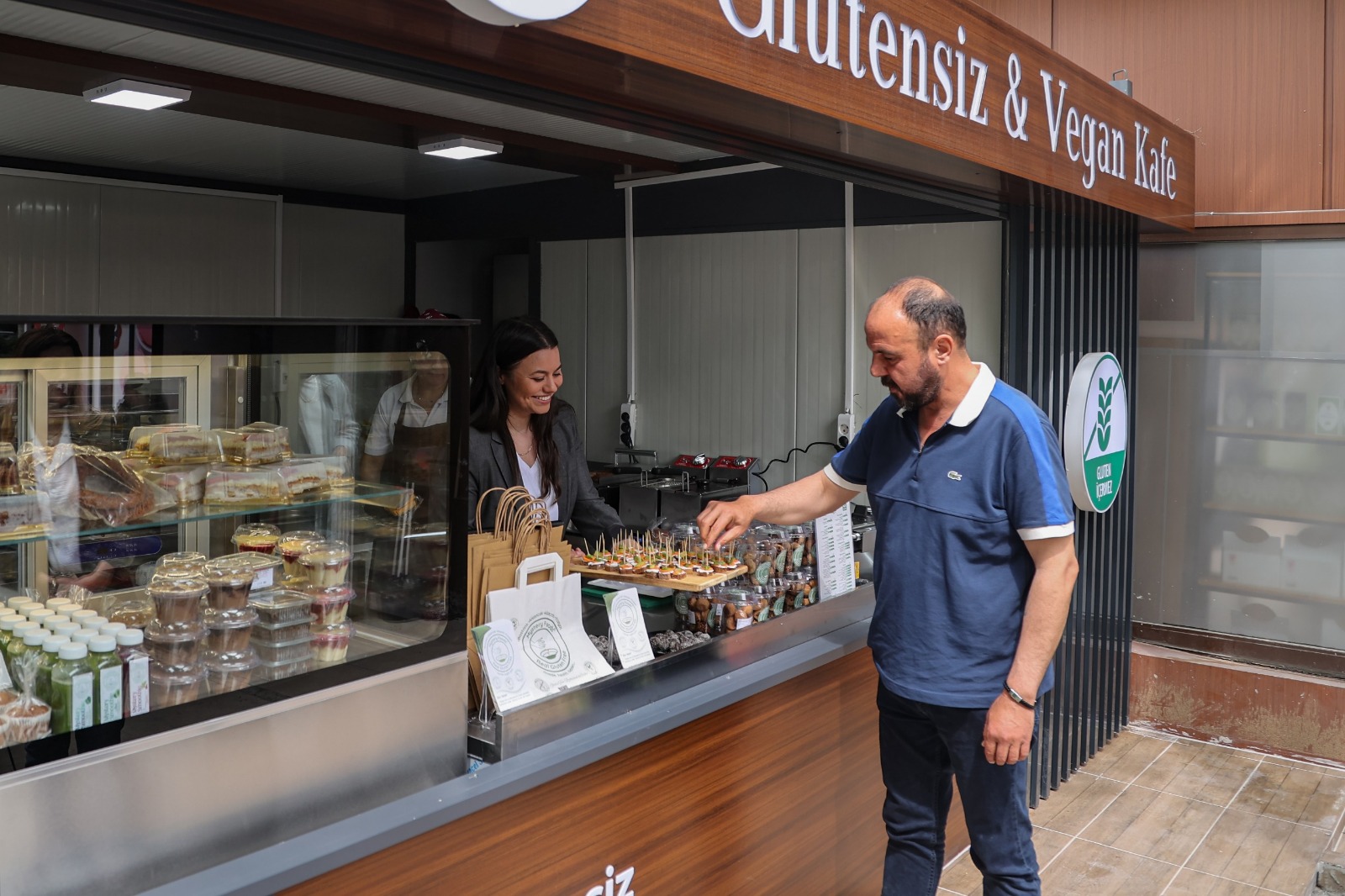 BAŞKAN ANIL YETİŞKİN SÖZÜNÜ TUTTU: MENDERES PARK’TA VEGAN KAFE DÖNEMİ YOĞUN İLGİYLE BAŞLADI