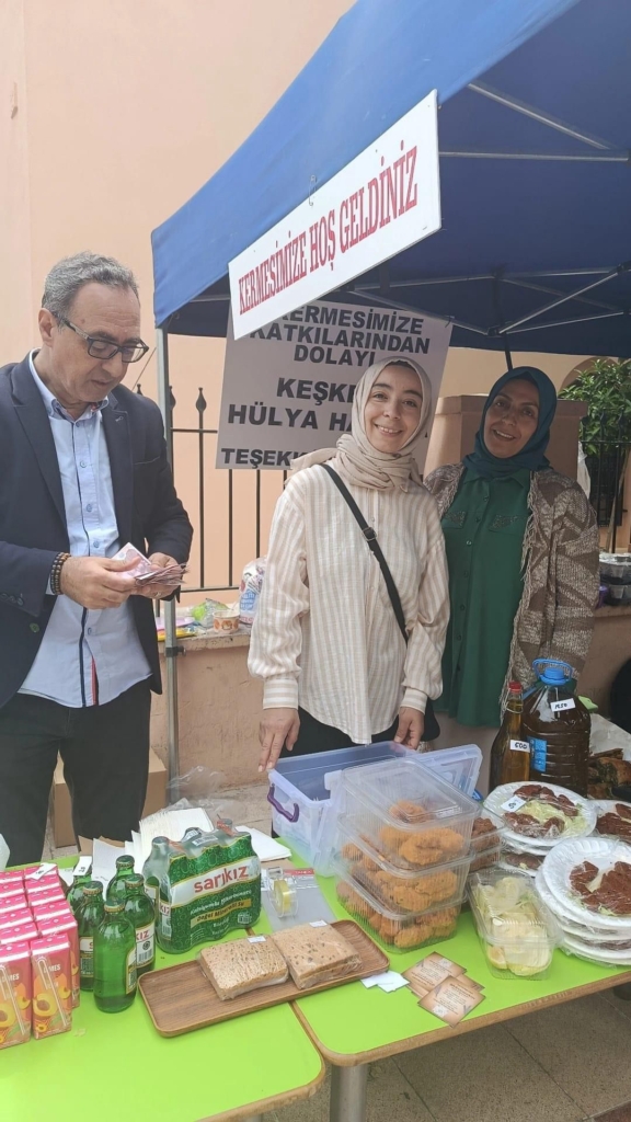 Aydın'da özel çocuklar için kermes: Vatandaş yoğun ilgi gösterdi 2 1000133773