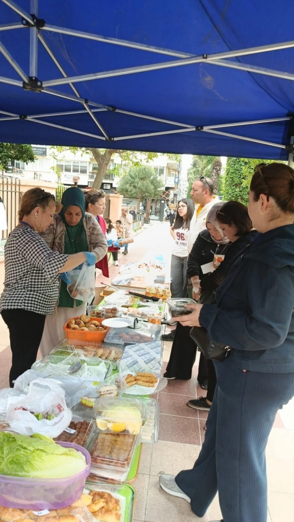Aydın'da özel çocuklar için kermes: Vatandaş yoğun ilgi gösterdi 5 1000133778