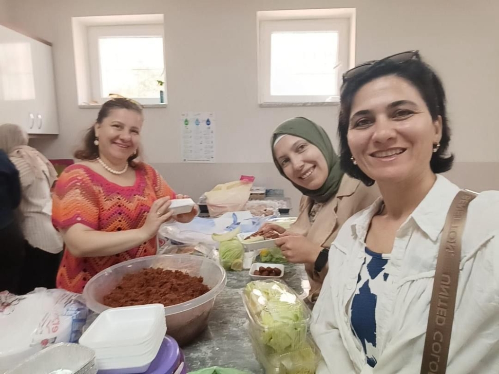 Aydın'da özel çocuklar için kermes: Vatandaş yoğun ilgi gösterdi 4 1000133780