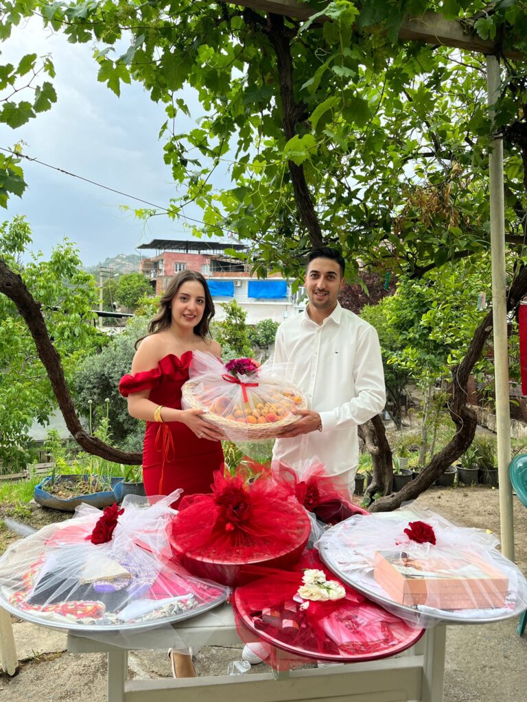 Aydın'da damat adayından nişanlısına altın bilezikli gelin koçu 3 1000143716