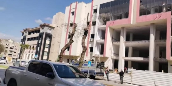 Kuşadası’nda yıkım başladı