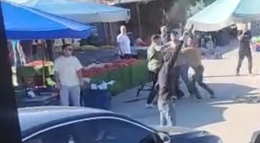 Pazarcıların silahlı kavgası kamerada: “Herkes birbirini öldürecek”