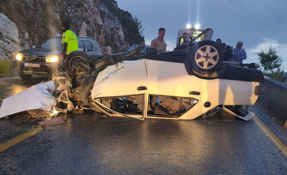 Takla atan otomobilde 5 yaralı!
