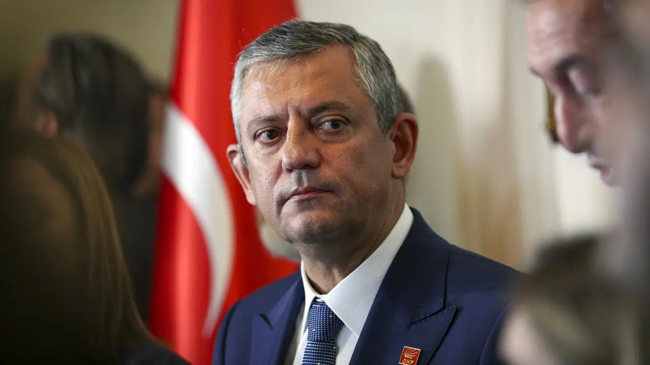 Özgür Özel bayram günü acı haberle sarsıldı
