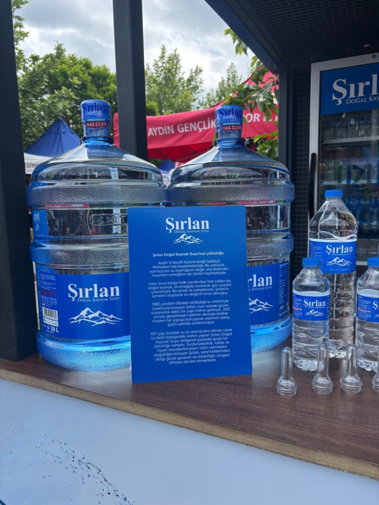 Şırlan Doğal Kaynak Suyu İsabeyli Festivalinde Yerini Aldı 4 WhatsApp Image 2026 05 02 at 21.25.43