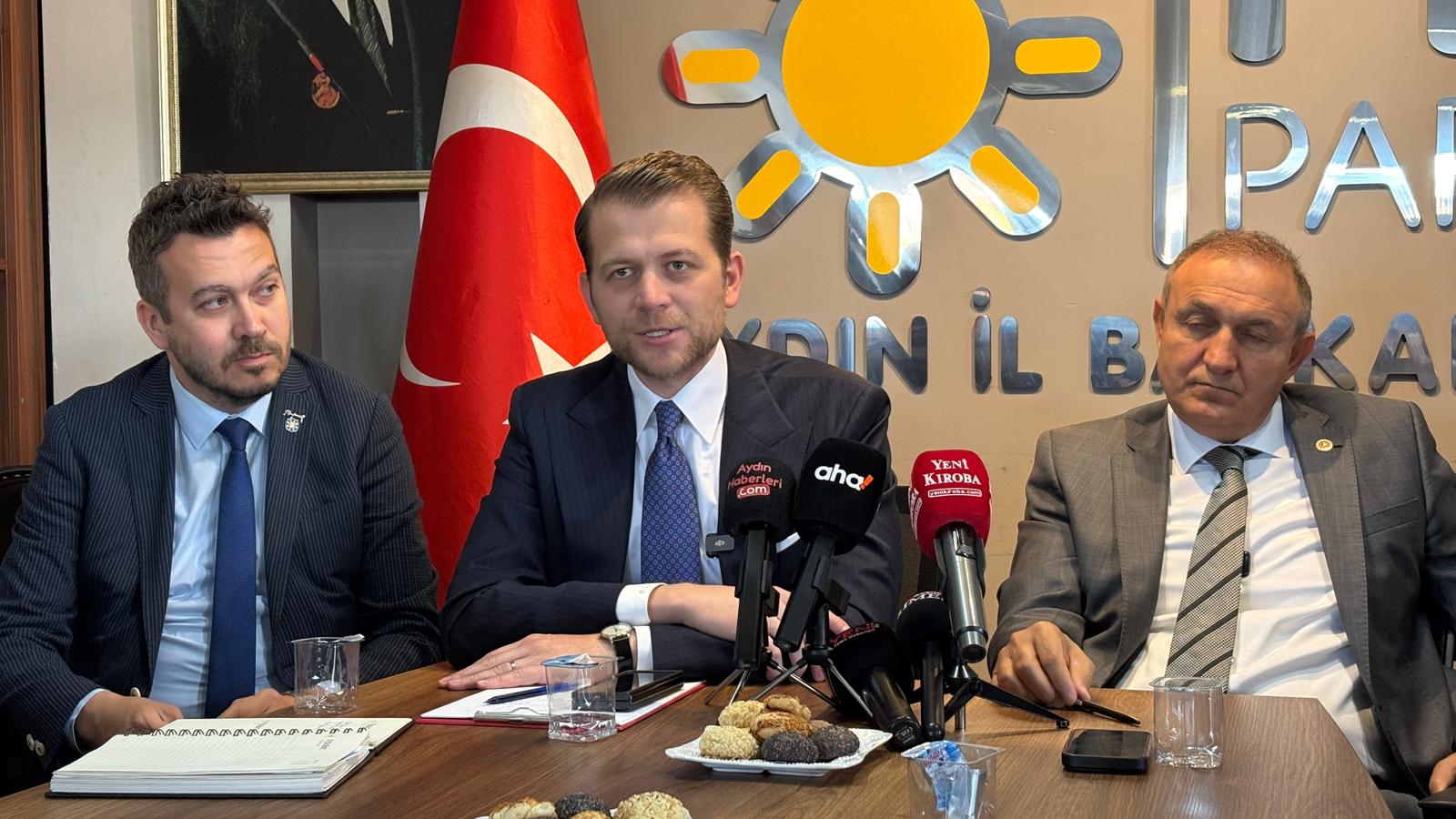 İYİ Partili Özel'den Aydın ziyareti 3 İYİ Partili Özel’den Aydın ziyareti