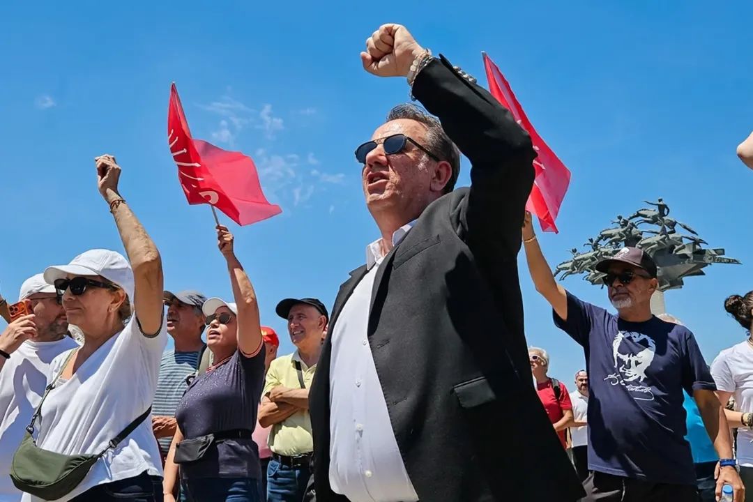 Başkan Yetişkin’den İzmir’de Özel’e destek: “Mutlak butlan değil mutlak halk”