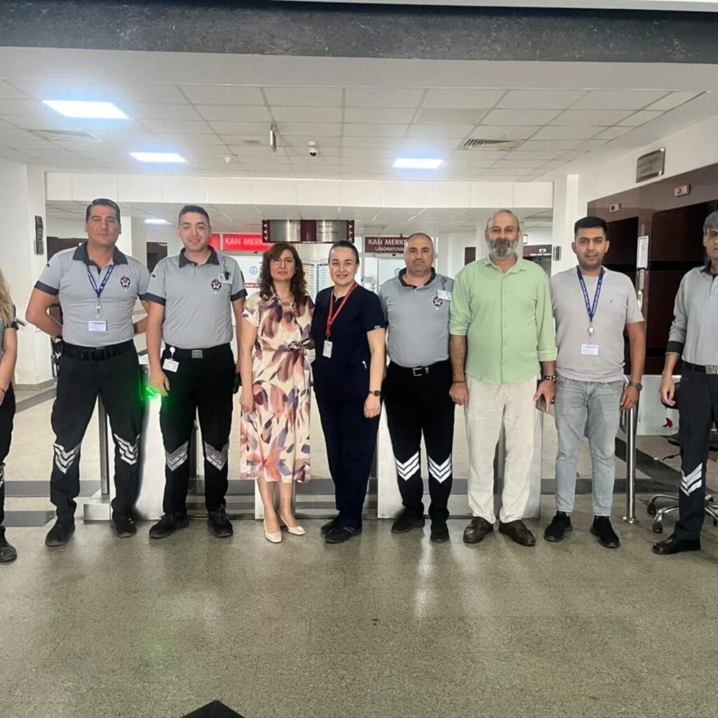 adu hastanesi bashekimi uysal hastalar ve hastane calisanlari ile bayramlasti 4f6fead69304