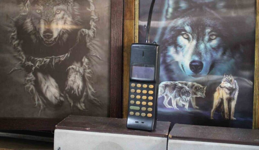 ajan filmlerinin uydu telefonu aydinda yeniden calisti 0266cca6a8c4