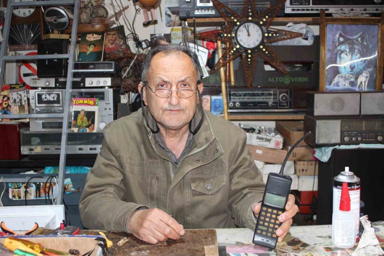 Ajan filmlerinin uydu telefonu Aydın’da yeniden çalıştı