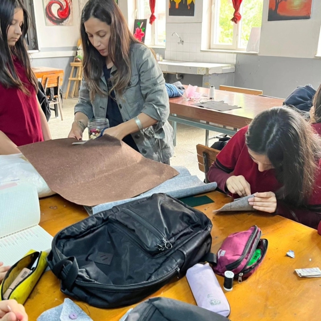 atcada atiklar sanata donustu ba7a1bec514e