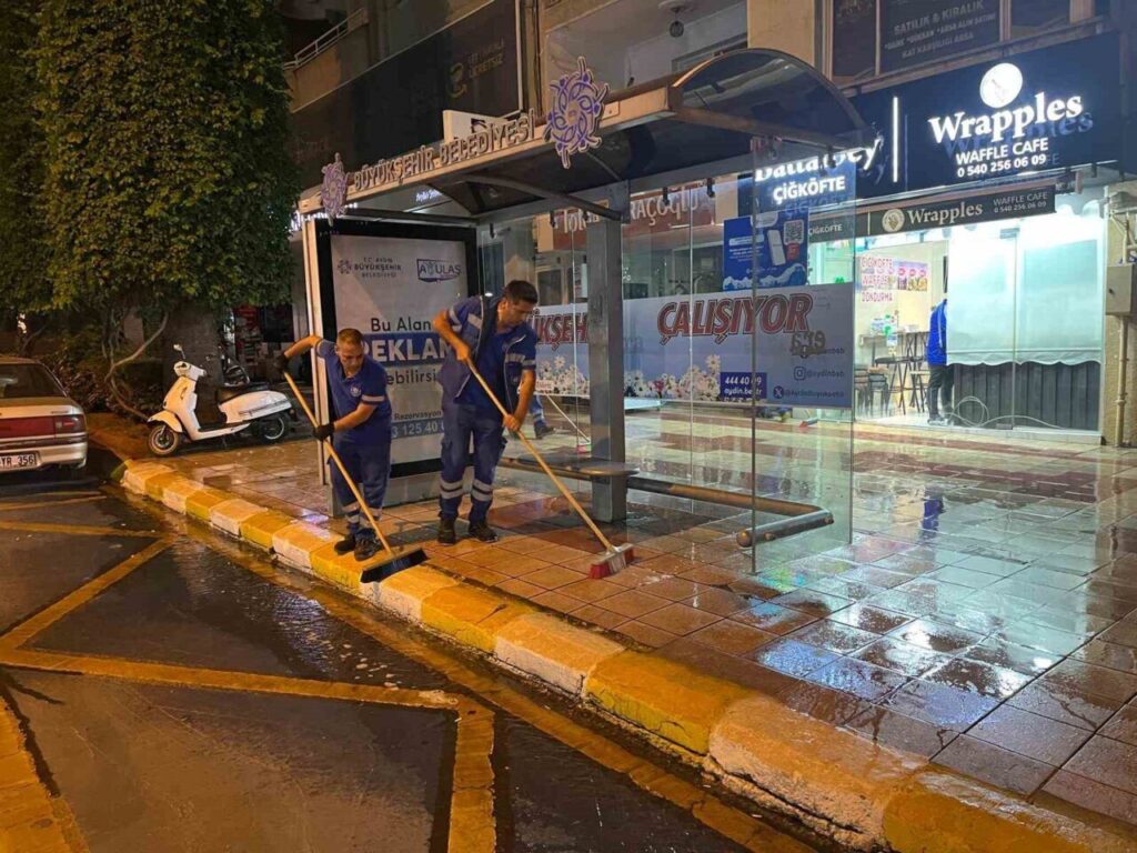 Aydın Büyükşehir bayram öncesi çalışmalarını sürdürüyor 6 aydin buyuksehir bayram oncesi calismalarini surduruyor 010ca7345888