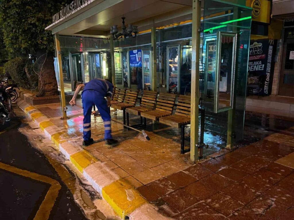 Aydın Büyükşehir bayram öncesi çalışmalarını sürdürüyor 5 aydin buyuksehir bayram oncesi calismalarini surduruyor 7b3809b57806