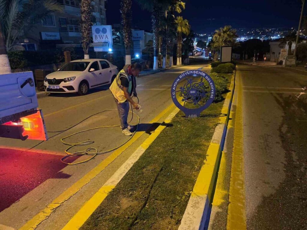 aydin buyuksehirden kusadasinda bakim ve temizlik calismasi 539e7485d126