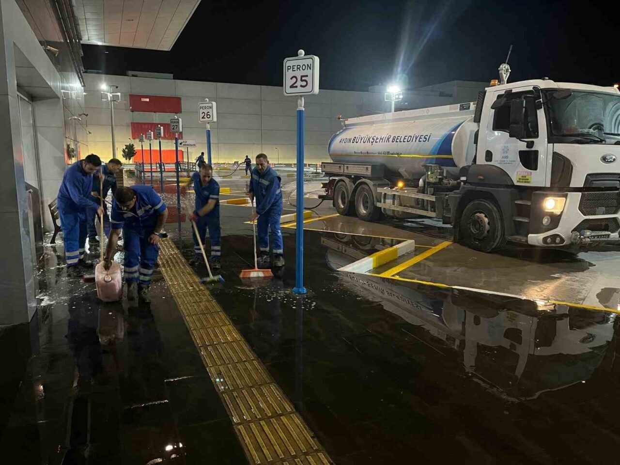 Aydın Büyükşehir’den, otobüs terminallerinde temizlik çalışması 4 aydin buyuksehirden otobus terminallerinde temizlik calismasi b7c2c4cadd45