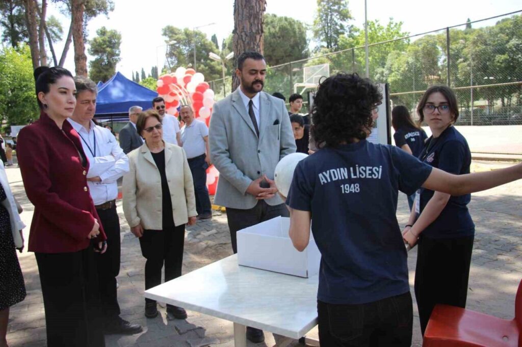 aydin lisesinde bilim fuari acildi 760ee6794d95