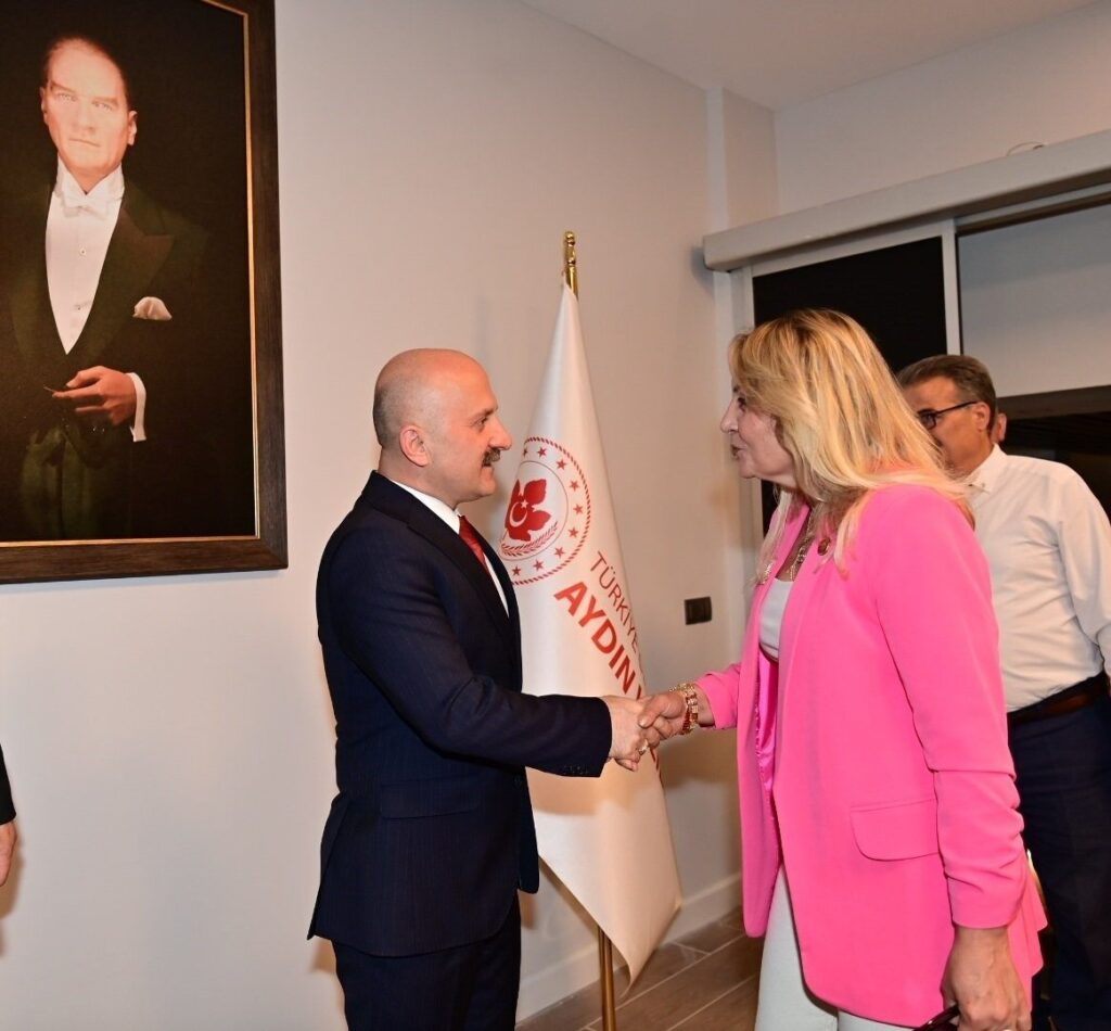 Aydın protokolü bayramlaştı 2 aydin protokolu bayramlasti 85cb1852aa02