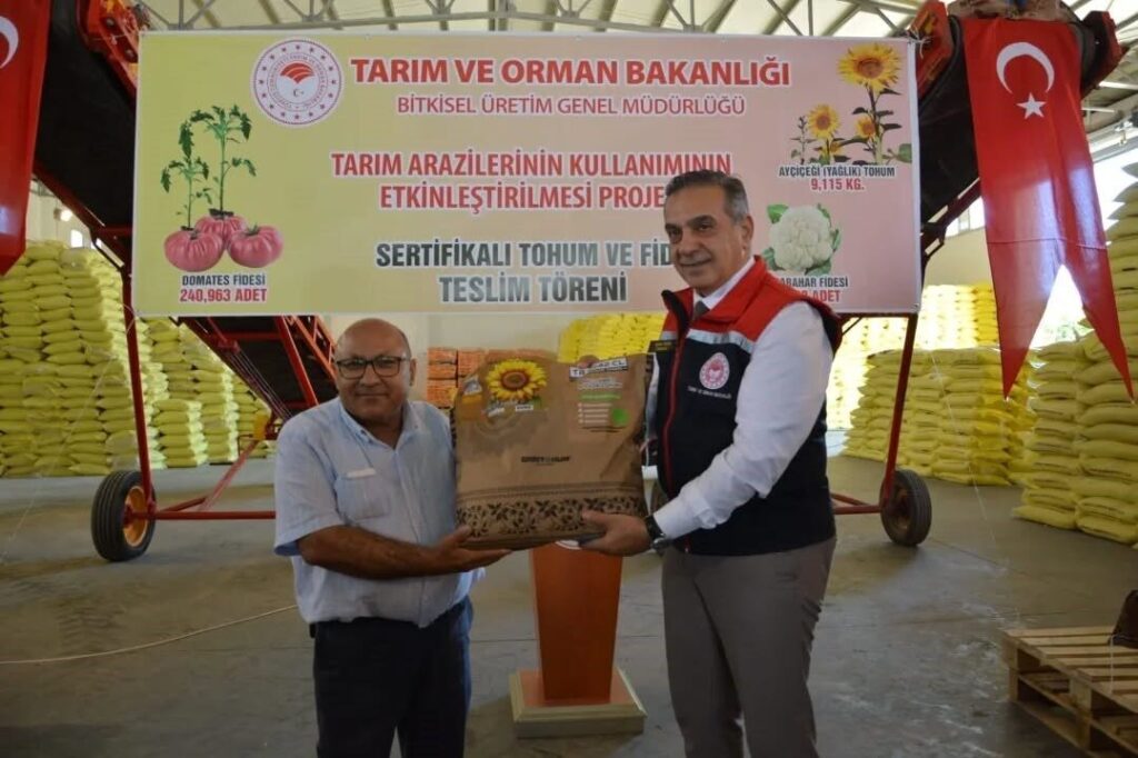 aydinda 9 bin kilonun uzerinde aycicegi tohumu ureticiye dagitildi e9802f1d6fd8